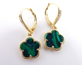 GORGEOUS Dainty Lightweight 18kt Gold Plated 5 Petal Green Malachite Clover Flower Crystals Leverback Petite Earrings, FREE SHIPPING!