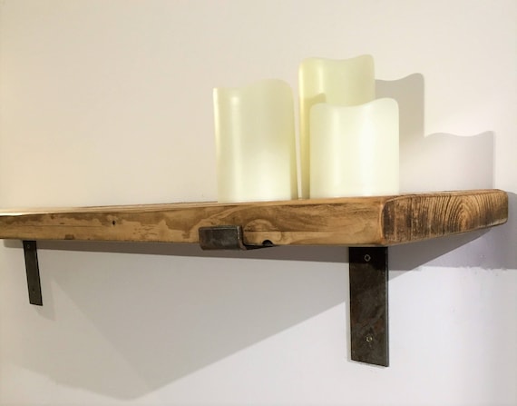 22cm x 3.5cm Reclaimed pine shelf with Industrial Metal Bracket