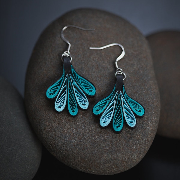 Boucles d'oreilles turquoise en papier quilling - cadeau 1er anniversaire pour elle - boucles d'oreilles pendantes bohèmes estivales - bijoux piquants en papier