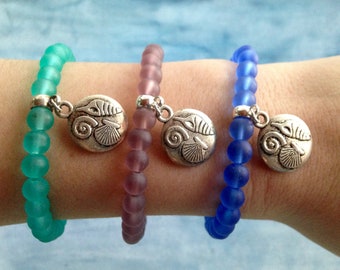 Sea Glass Stretch Bracelet – Silver Shell Charm, Beaded Boho Jewelry