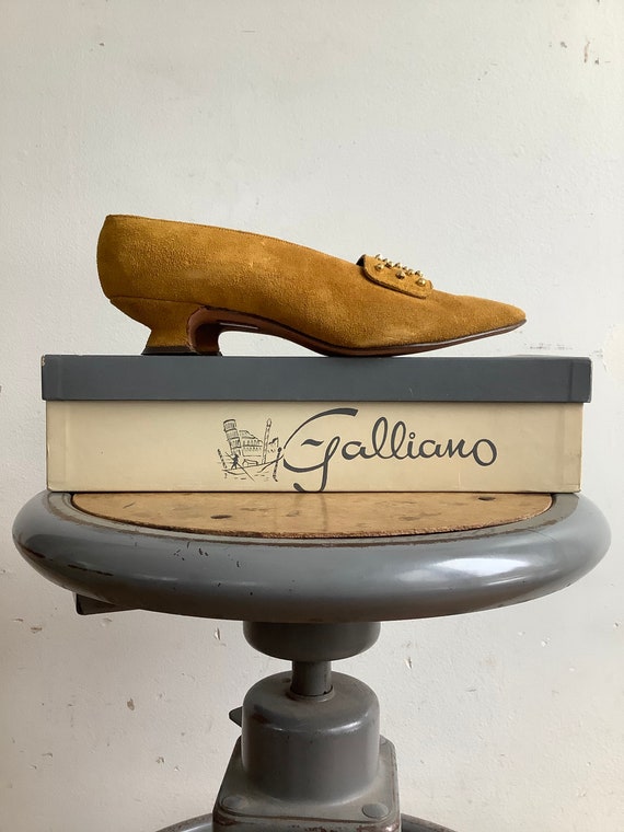 Vintage shoes - 1960s shoes - vintage suede shoes