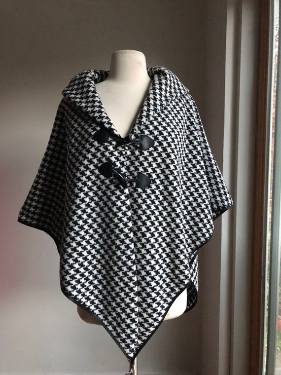 1960s cape - vintage cape - womens cape - herringb