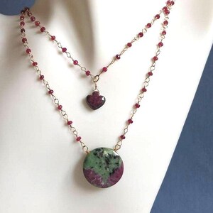 Collar de dos hilos con colgante doble de rubí y zoisita, envuelto en alambre chapado en oro, joyería artesanal con cuentas de piedras preciosas, piedra de nacimiento de julio