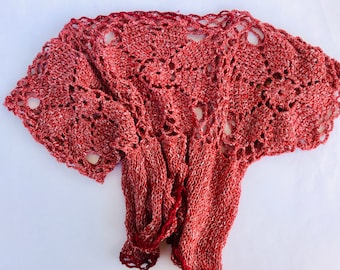 Knitted t-shirt in red melange cotton, with crochet lace and short sleeves, t-shirt for her, under jacket ready to ship