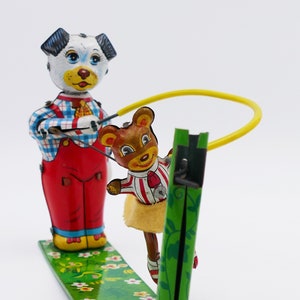 Tin Litho 1950's Wind-up Toy Skipping Rope Bears Japan