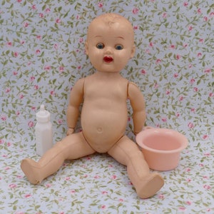 Bambola di plastica di Hong Kong tipo Agrespoly Kader vintage degli anni &#39;50 D212