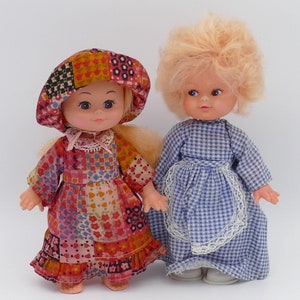 Paar niedliche Vintage Hong Kong Puppen aus den 1960er Jahren