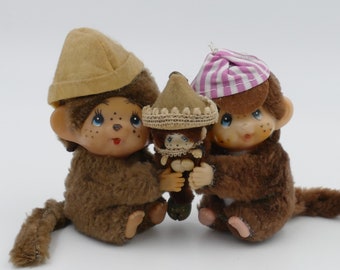 1970's Trio van Miniatuur Monchhichi Beeldjes