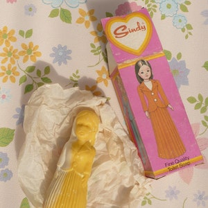 Vintage 1970&#39;s Sindy Fashion Doll Soap Figurine Original Box Jean Sorelle London