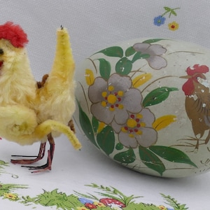 1950er Holz verziert Osterei Chenille Hahn Ornamente Frühlingsdekor