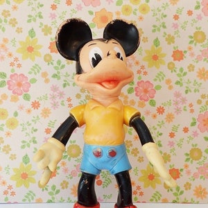 1960&#39;s Walt Disney Mickey Mouse Ledraplastic Type Rubber Figurine