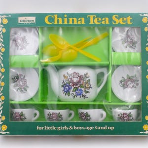 Juego de té de porcelana de juguete para niños, fabricado en Japón a mediados de siglo, de los años 50 en su caja original, Chilton Toys