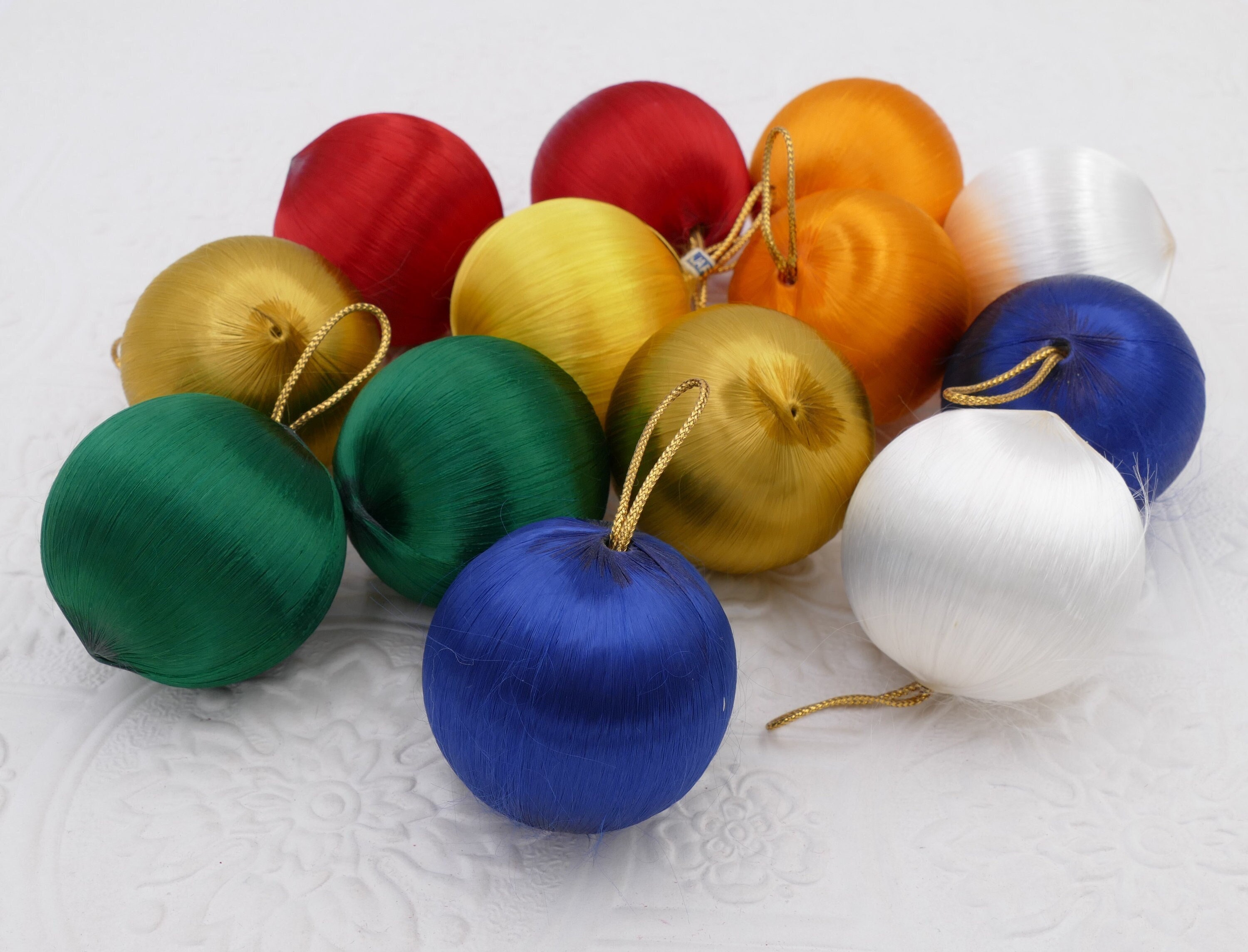 Silk christmas baubles Clearance