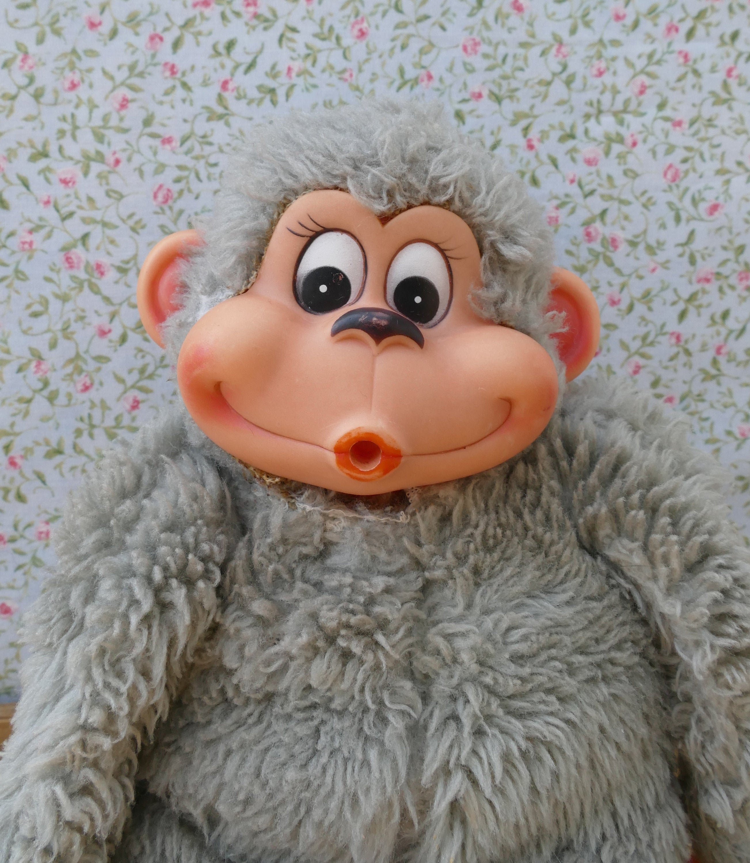 1970年代のヴィンテージ、珍しい指しゃぶり猿のぬいぐるみ - Etsy 日本