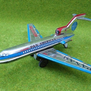 Tin Litho 1970&#39;s Boeing 727 Pan American Clipper BO727PA Friction Powered Toy Plane Japan