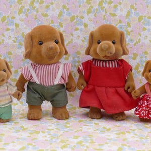 1980&#39;s Forest Families DOG Family Dad Mom Boy Girl MC Toy Vintage