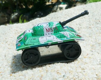 1990年代のブリキ製リトグラフ製ゼンマイ式MS18戦車おもちゃ箱入り