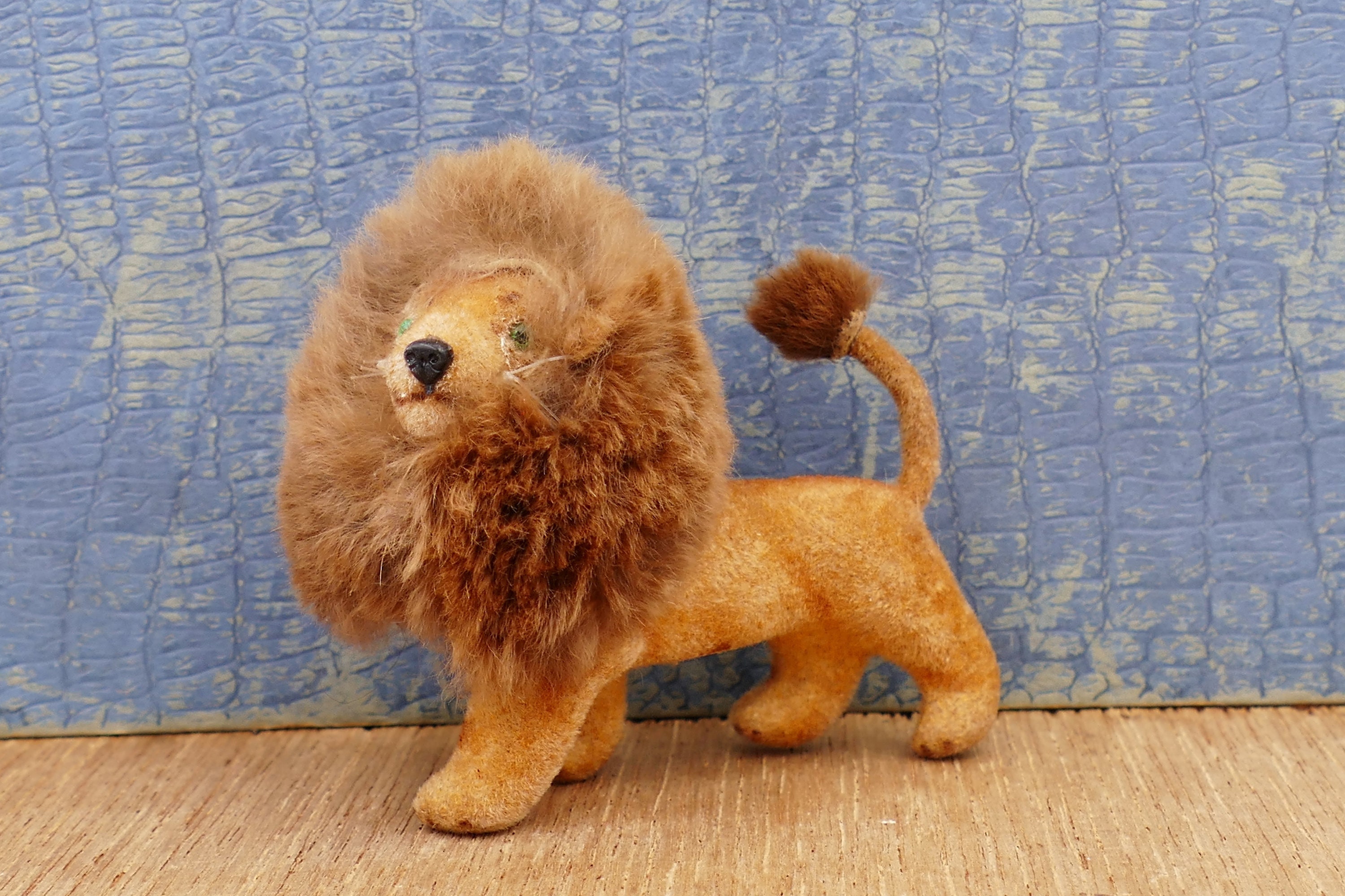 Schuco Lion - Etsy