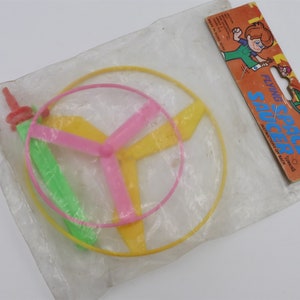 1970&#39;s Flying Space Saucer Novelty Toy Original Packaging Hong Kong