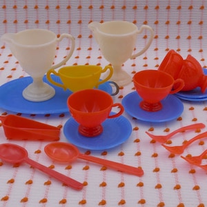 Juego de té de juguete de casa de juegos en miniatura de los años 60