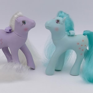 1980er G1 Vergissmeinnicht Pfirsichblüte Flattern My Little Pony Spielzeug Figur Hasbro China