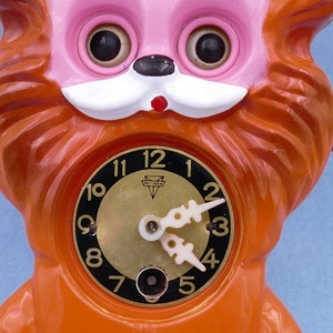 Vintage 1960's Mi-ken Wind-up Moving Eyes Pendulum Lion Clock image 4