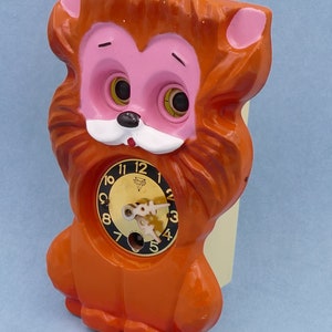 Vintage 1960's Mi-ken Wind-up Moving Eyes Pendulum Lion Clock image 3