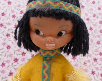 Vintage 1960er Indianer Gummipuppe