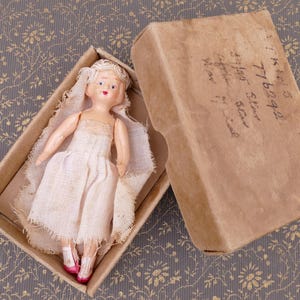 Vintage 1950&#39;s Japan Celluloid Girl Bride Doll Figurine Original Box