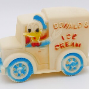 Vintage rubber piepend speelgoed Donald Duck uit de jaren 60
