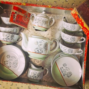 1950&#39;s Mid-Century Japan Made Childs Pretend Play China Toy Tea Set in Original Box