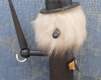 Statuetta danese in legno di Gonk, vintage anni '60, con cappello a