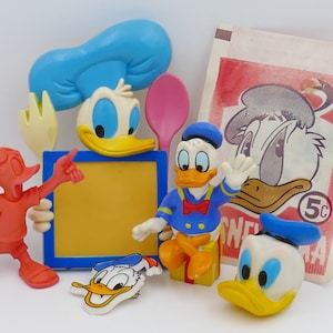 Vintage Walt Disney Donald Duck Novelty Toys Pencil Topper Badge Photo Frame Figurine