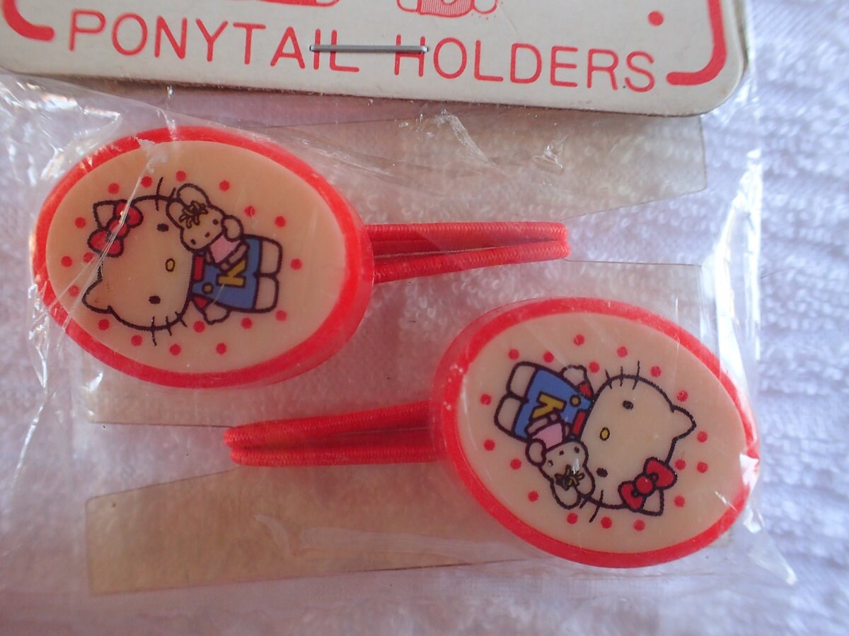 昭和キティ ホルダー　1976年製 il_fullxfull.1662593454_3md4.jpg