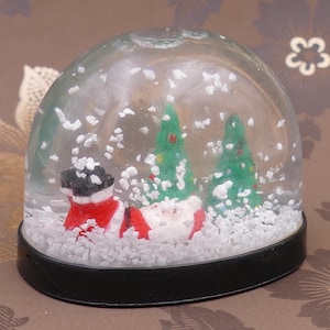 Vintage Christmas Santa Claus Snow Globe Waterglobe Snowstorm Snowdome Novelty Ornament