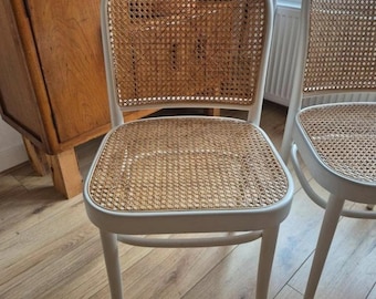 Sedia TON con seduta in paglia di Vienna 811 (Thonet)