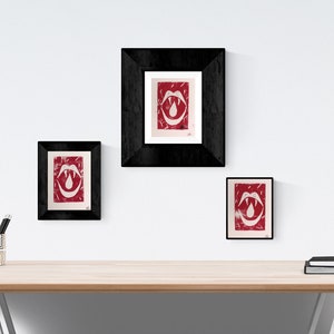 Macabro Rojo Vampiro Dientes Lino Impresión. Decoración de tarjeta impresa a mano.