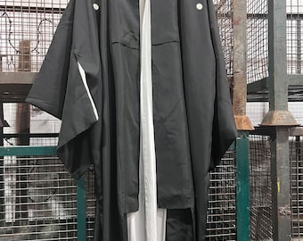Black Full Length Vintage Japanese Kimono with White Detail. Fantastic Condition. Smart, Casual, Wedding.