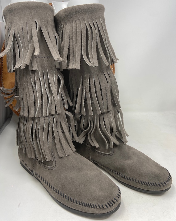 Minnetonka 3 tier fringe boots,fringe boots,moccas
