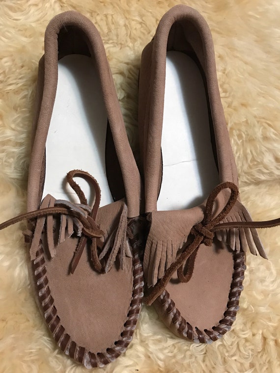 taos trapper moccasins