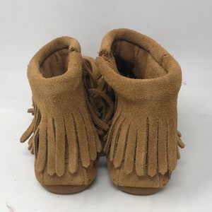 Minnetonka Womans sz 6 Conche suede Leather Moccasins image 6