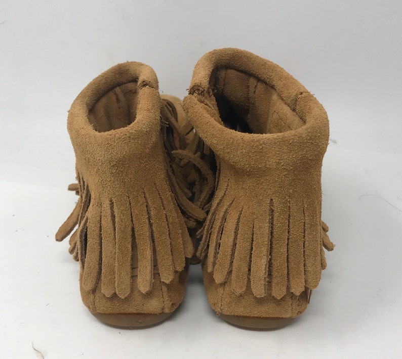 Minnetonka Womans sz 6 Conche suede Leather Moccasins image 6