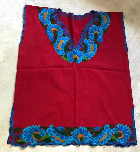 Vintage embroidered sleeveless peasant top/smock t