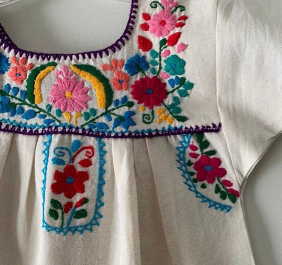 Girls Hand Embroidered Mexican dress,Tehuacan Gir… - image 4