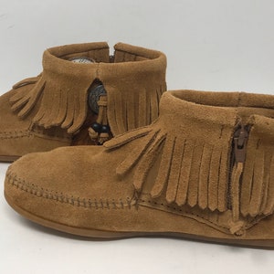 Minnetonka Womans sz 6 Conche suede Leather Moccasins image 4