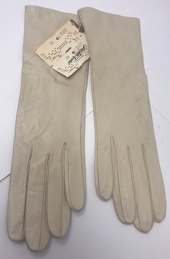 Vintage grandma’s Paris kidskin gloves,sz 6 1/2 L… - image 1