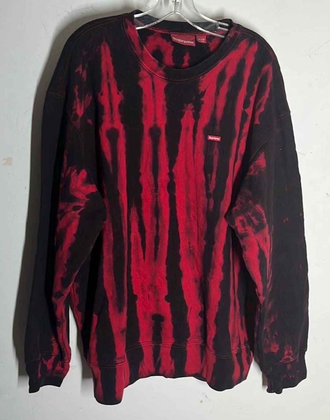 トップス Supreme Small Box Crewneck Red Tie Dye Buy Supreme Small Box Crewneck 'Red Tie Dye' - FW21SW68 RED