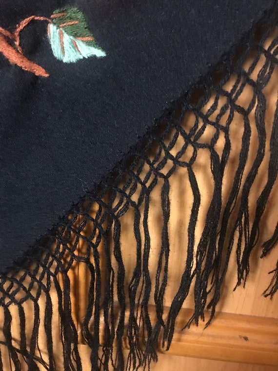 Vintage handstitched embroidered crewel shawl - image 5