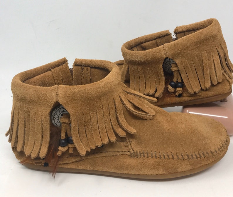 Minnetonka Womans sz 6 Conche suede Leather Moccasins image 2