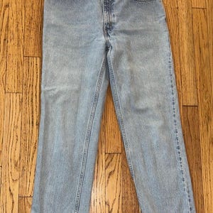 Vintage Levi’s Woman’s Jeans, vintage,vintage denim,vintage jeans,jeans,blue jeans 512’s,junior denim,mom jeans,denimstrait leg jeans
